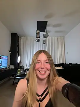 VeraSerephina online show from October 2025 07:57:02 PM