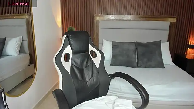 Snapshot of emily_villamil chatting on December 2024 01:32:01 PM emily villamil online show from December 2024 01:32:01 PM