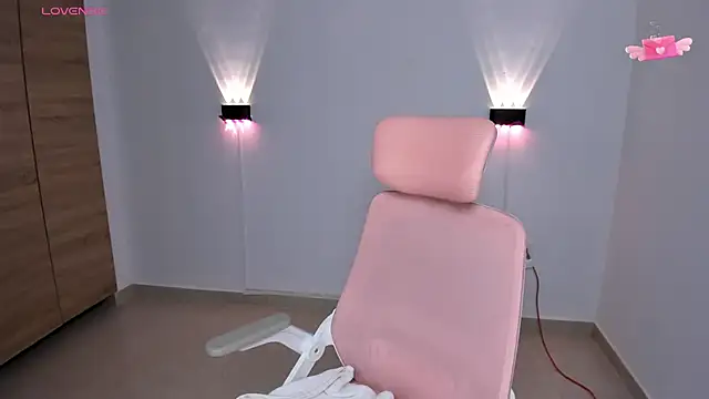 Snapshot of emily_villamil chatting on February 2025 11:36:02 PM emily villamil online show from February 2025 11:36:02 PM