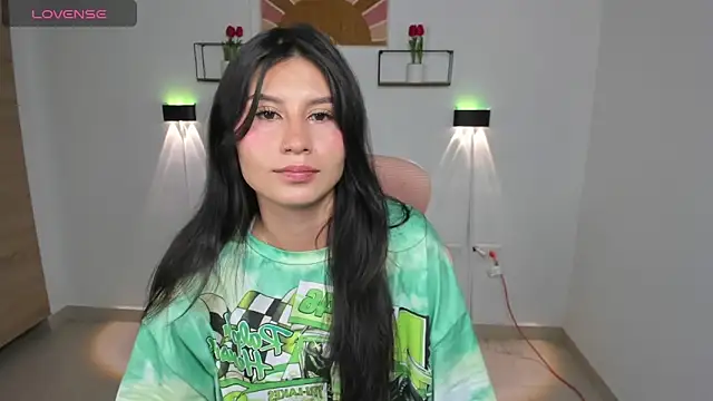 Snapshot of emily_villamil chatting on February 2026 09:30:02 PM emily villamil online show from February 2026 09:30:02 PM