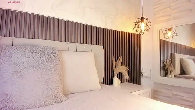 SHANONCLARK online show from November 2025 11:10:01 AM