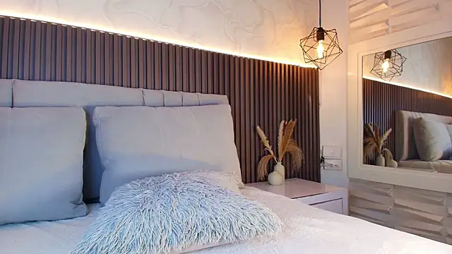 SHANONCLARK online show from December 2025 05:20:01 PM