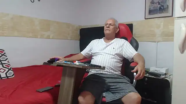 Snapshot of VALENTINO1983_ chatting on September 2025 11:26:02 PM VALENTINO1983 online show from September 2025 11:26:02 PM