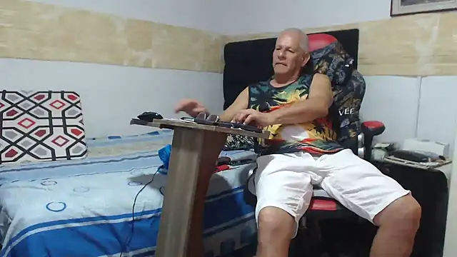 Snapshot of VALENTINO1983_ chatting on September 2025 06:23:02 AM VALENTINO1983 online show from September 2025 06:23:02 AM