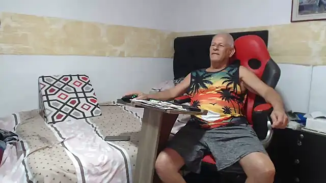 Snapshot of VALENTINO1983_ chatting on October 2025 09:04:02 PM VALENTINO1983 online show from October 2025 09:04:02 PM