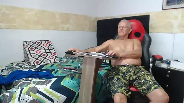 Snapshot of VALENTINO1983_ chatting on November 2025 05:36:02 PM VALENTINO1983 online show from November 2025 05:36:02 PM