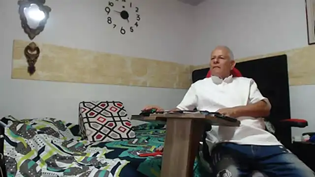 Snapshot of VALENTINO1983_ chatting on July 2026 09:44:02 PM VALENTINO1983 online show from July 2026 09:44:02 PM