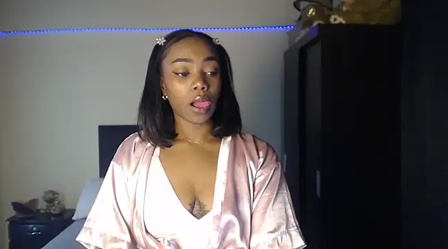 Snapshot of bhritany_brow chatting on March 2025 02:54:01 AM bhritany brow online show from March 2025 02:54:01 AM