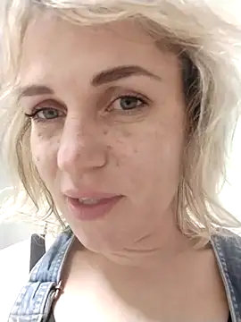 Snapshot of Linda_Gregory chatting on October 2025 02:01:02 AM Linda Gregory online show from October 2025 02:01:02 AM