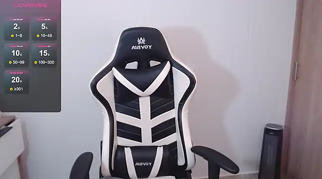 Snapshot of alice_middlee chatting on February 2025 09:05:02 PM alice middlee online show from February 2025 09:05:02 PM