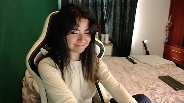 alice middlee online show from December 2025 04:46:02 PM