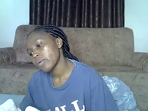 Snapshot of AurelAda chatting on June 2026 08:23:02 AM AurelAda online show from June 2026 08:23:02 AM