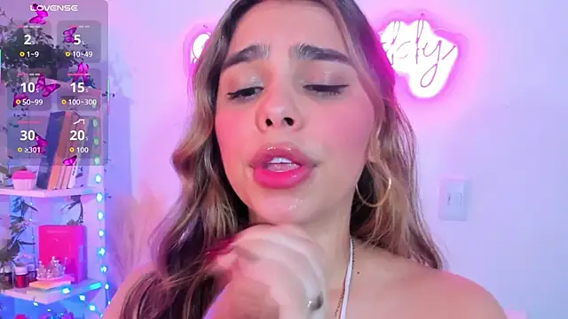 Snapshot of crisbell_lopez chatting on January 2026 12:34:02 AM crisbell lopez online show from January 2026 12:34:02 AM