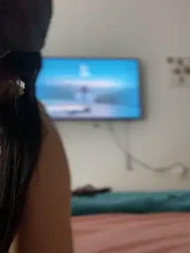 Lia flowers online show from January 2025 12:01:01 AM