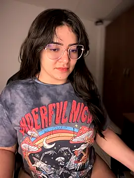 Lia flowers online show from November 2025 05:09:02 AM