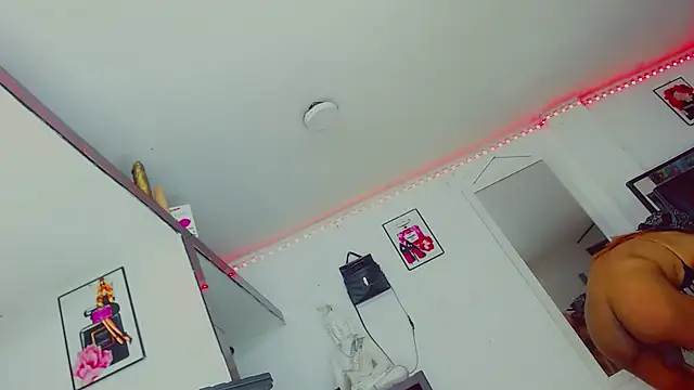 candy kendall online show from October 2025 08:49:01 AM