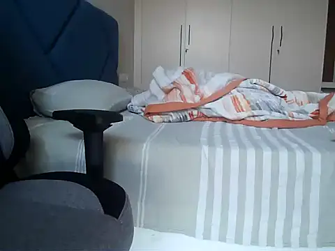 insanefreak69 online show from February 2026 02:08:02 AM