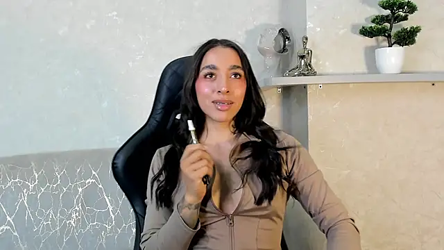 Snapshot of KAYLA_BATISTA chatting on July 2026 10:49:02 PM KAYLA BATISTA online show from July 2026 10:49:02 PM