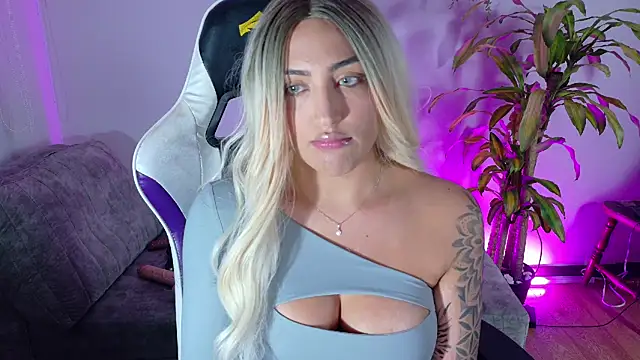 a belladanger online show from October 2025 01:35:01 AM