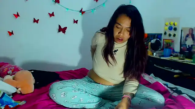 Snapshot of AmaraRoberts420 chatting on January 2025 04:41:01 AM AmaraRoberts420 online show from January 2025 04:41:01 AM