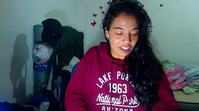 Snapshot of AmaraRoberts420 chatting on December 2025 06:13:02 PM AmaraRoberts420 online show from December 2025 06:13:02 PM