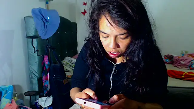 Snapshot of AmaraRoberts420 chatting on December 2025 04:45:02 PM AmaraRoberts420 online show from December 2025 04:45:02 PM