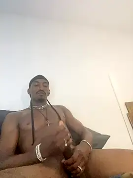 AndreMillz69 online show from November 2025 09:53:02 AM