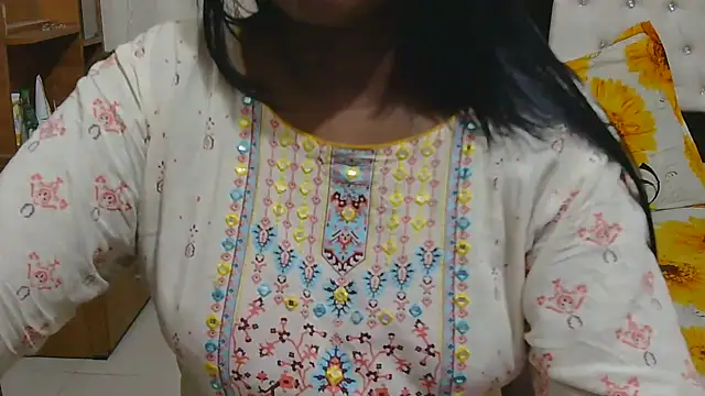 Snapshot of esita_1212 chatting on October 2025 03:23:02 PM esita 1212 online show from October 2025 03:23:02 PM