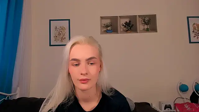 OliviaKisss online show from April 2026 01:42:02 PM