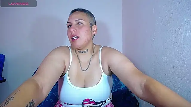 Yessi rousse online show from January 2025 05:06:01 PM