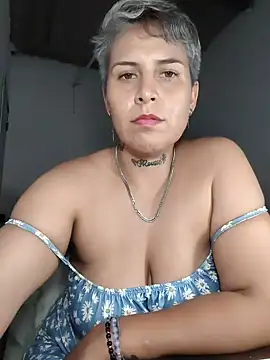 Yessi rousse online show from May 2026 10:50:03 PM