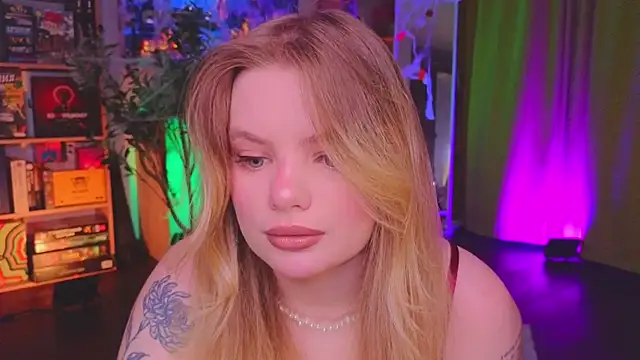 Snapshot of Hottie_Jane chatting on November 2025 01:24:01 PM Hottie Jane online show from November 2025 01:24:01 PM