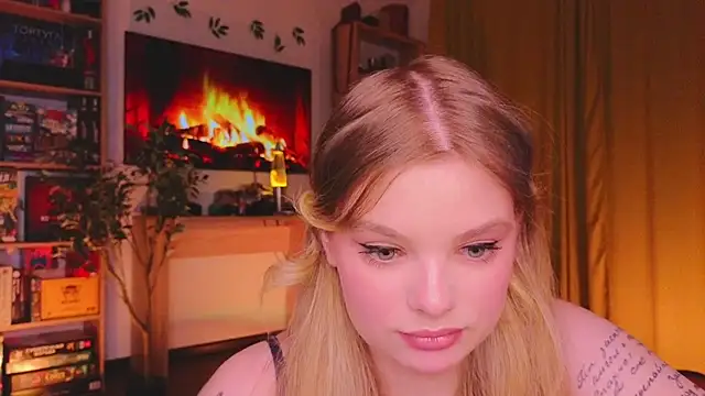 Snapshot of Hottie_Jane chatting on November 2025 02:54:01 PM Hottie Jane online show from November 2025 02:54:01 PM