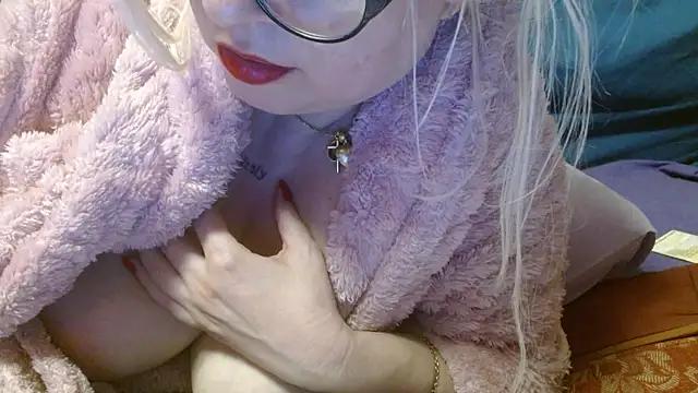 martachatte online show from May 2026 08:36:02 PM