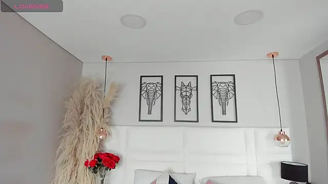 Rebeca jones online show from October 2025 12:20:01 PM