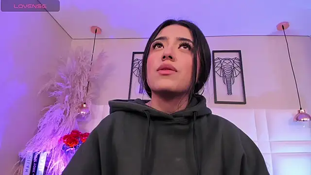 Rebeca jones online show from November 2025 12:20:01 PM