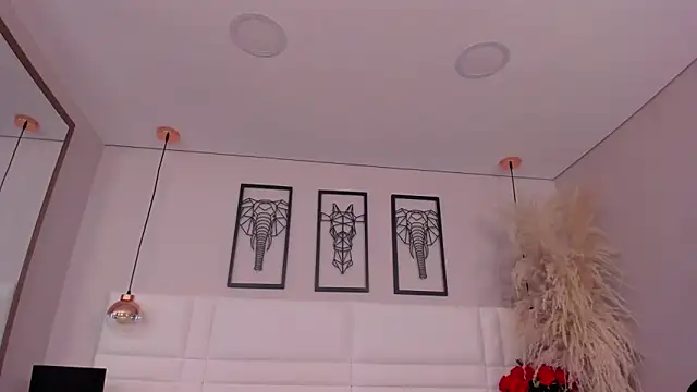 Rebeca jones online show from December 2025 12:01:02 PM