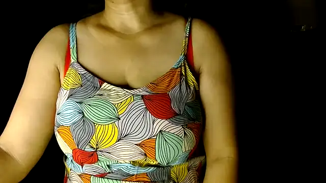 janifer001 online show from April 2026 01:52:02 AM