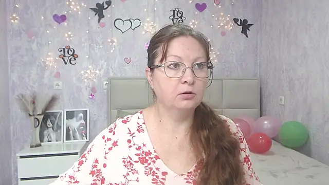 VanessaHotts online show from February 2025 06:00:01 AM