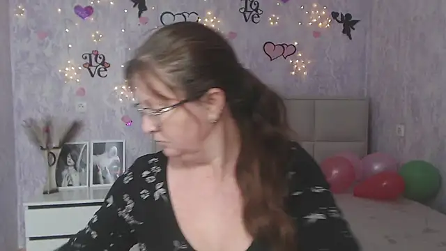 VanessaHotts online show from February 2025 12:05:02 PM