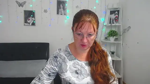 VanessaHotts online show from September 2025 05:07:01 AM