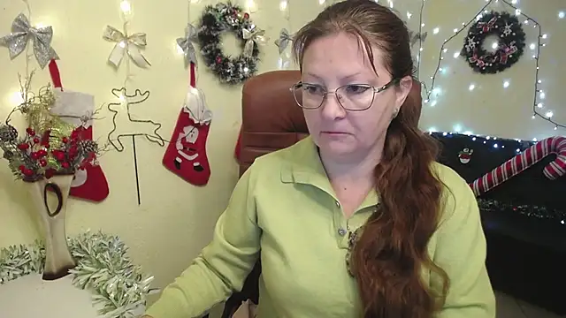 VanessaHotts online show from December 2025 06:00:01 AM