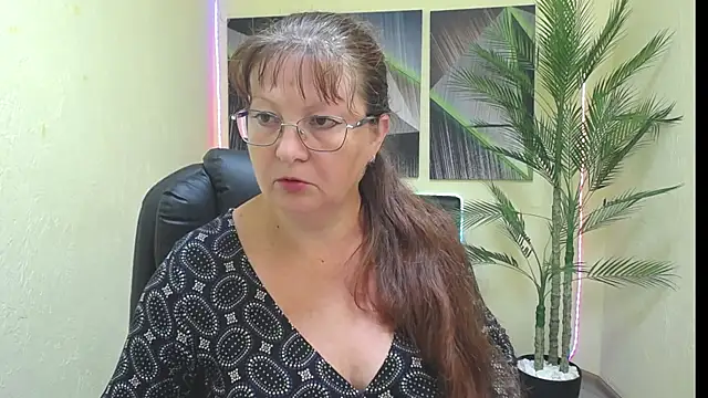 Snapshot of VanessaHotts chatting on July 2026 05:01:01 AM VanessaHotts online show from July 2026 05:01:01 AM