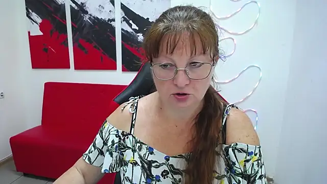 Snapshot of VanessaHotts chatting on July 2026 05:02:01 AM VanessaHotts online show from July 2026 05:02:01 AM