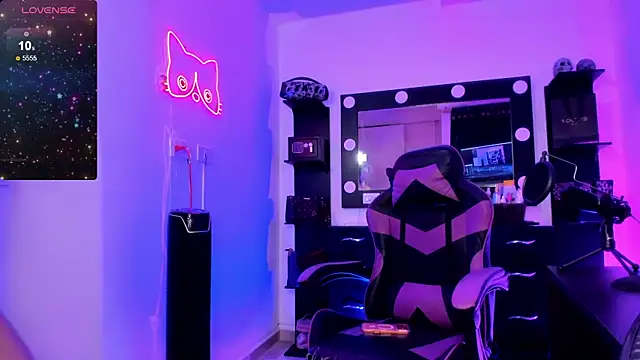 miss kitty online show from March 2026 12:55:02 AM