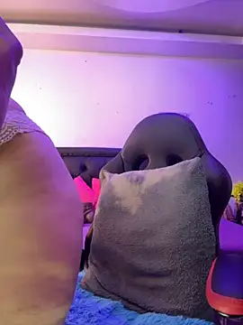 lonely shewolf online show from October 2025 06:16:02 PM