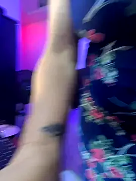 lonely shewolf online show from October 2025 05:45:01 PM