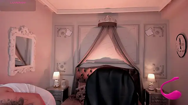 Snapshot of maggietime chatting on October 2025 09:03:01 PM maggietime online show from October 2025 09:03:01 PM