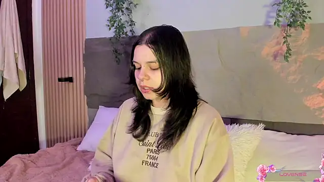 Mey moon online show from April 2026 04:06:01 AM