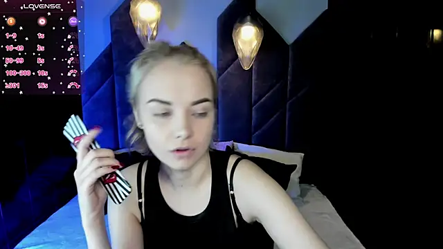 StephanieSweety online show from March 2025 07:34:01 PM